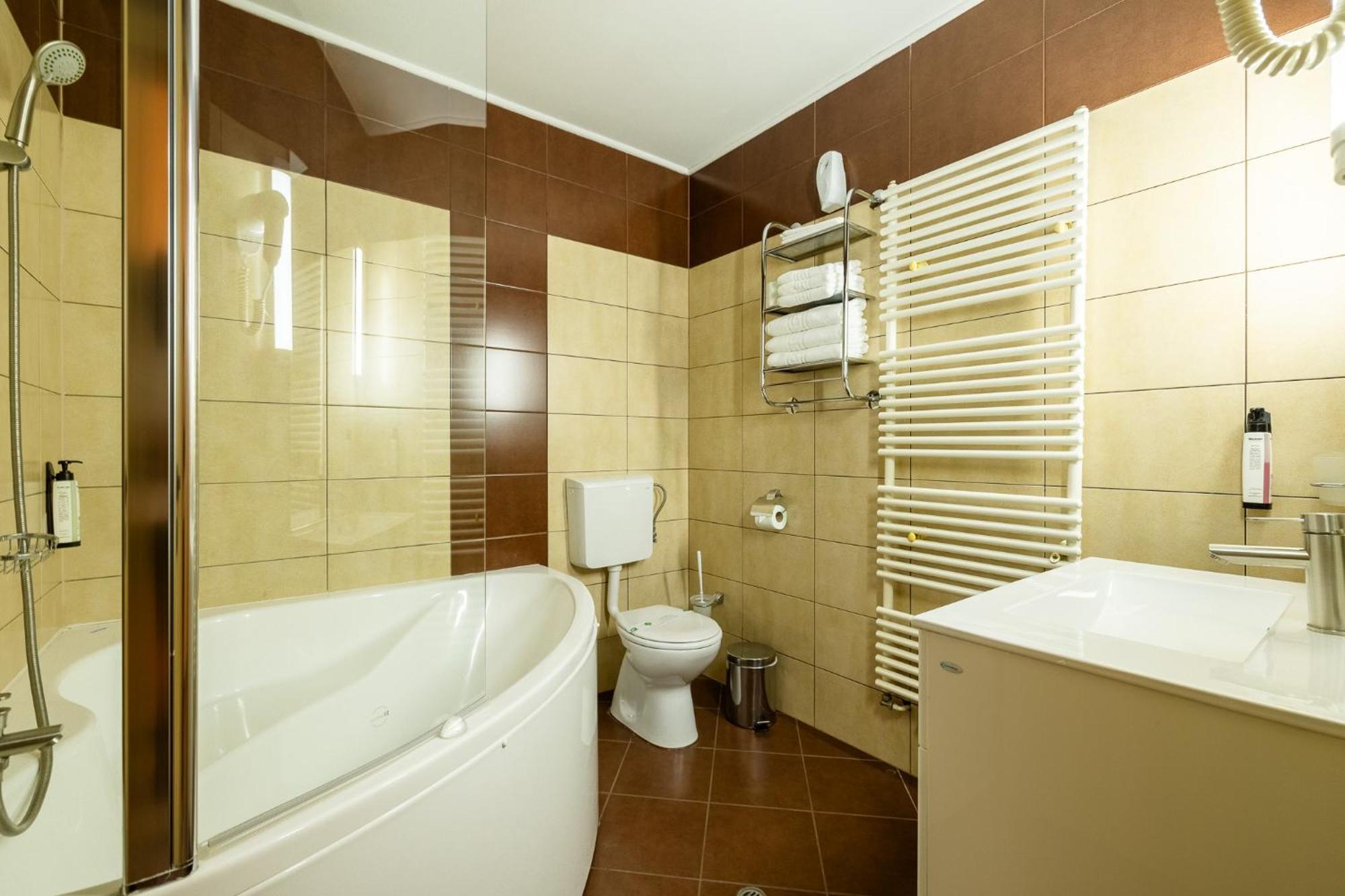 Pensiunea Floarea Soarelui Brasov Exterior photo